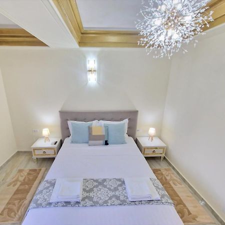 Laroka House Luxury Apartment City Center Universitate Bucharest Luaran gambar
