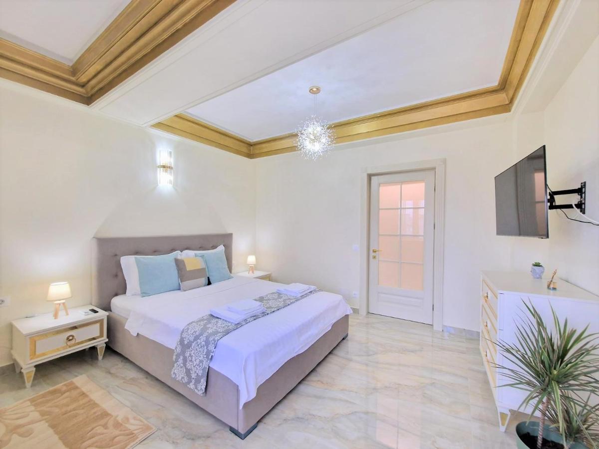 Laroka House Luxury Apartment City Center Universitate Bucharest Luaran gambar