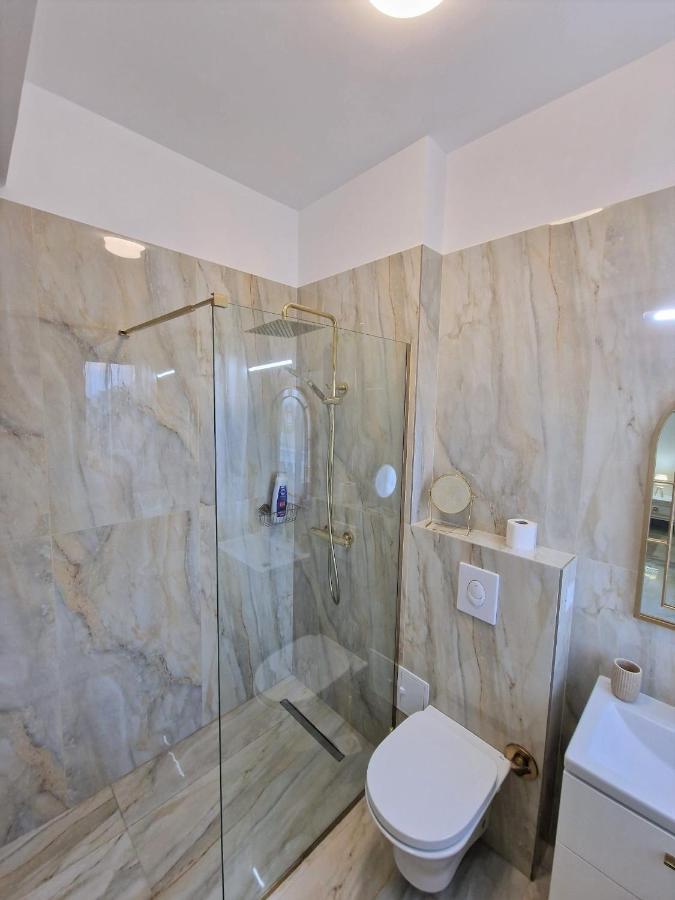 Laroka House Luxury Apartment City Center Universitate Bucharest Luaran gambar