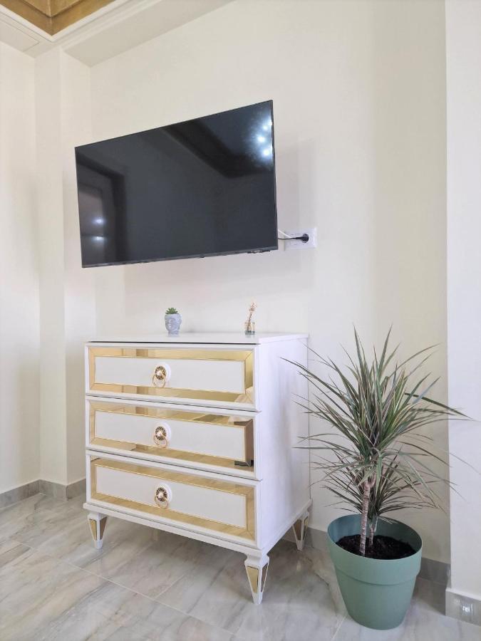 Laroka House Luxury Apartment City Center Universitate Bucharest Luaran gambar