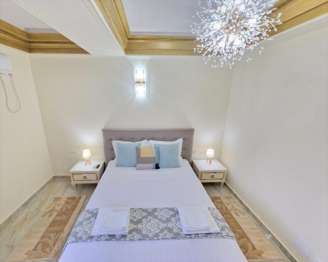 Laroka House Luxury Apartment City Center Universitate Bucharest Luaran gambar